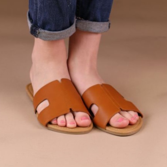 5⭐️MILEY SUMMER COGNAC FLATS- Shoe - Picture 4 of 4